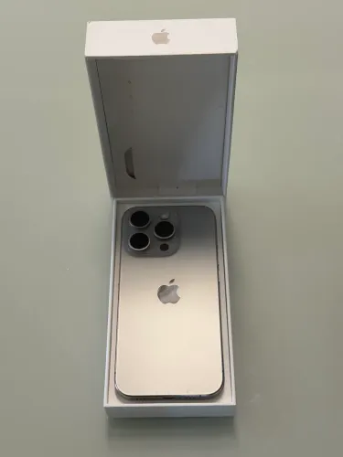Vendo IPhone 15 pro 256gb