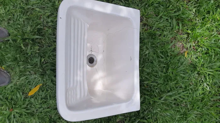 Tanque de louça para lavar roupas