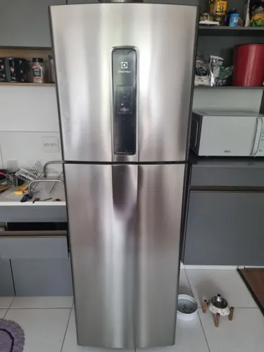 Geladeira/Refrigerador Electrolux Frost Free Inverter 480L Efficient