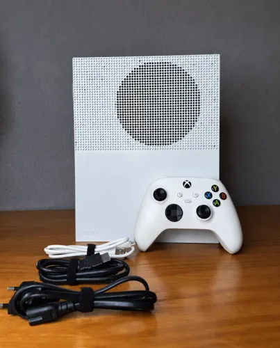 Console Xbox One S c/ Controle de Series S