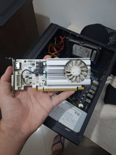 Placa de video gt1030