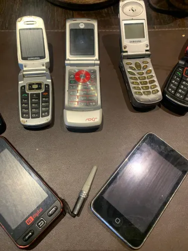 Aparelhos de celulares antigos