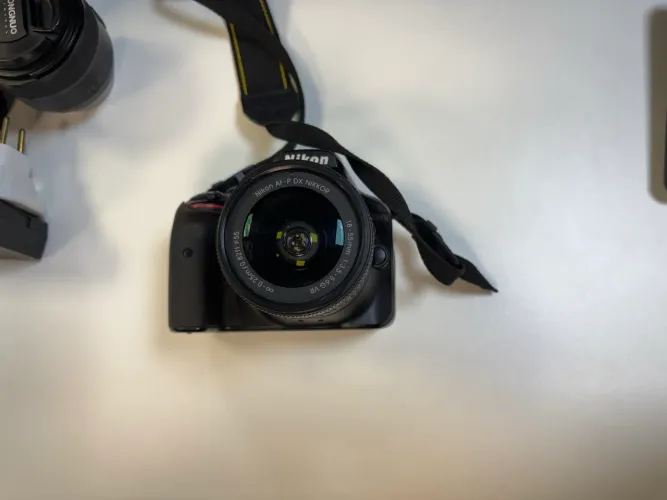 Nikon D3400 KIT com 2 lentes e carregador Original 