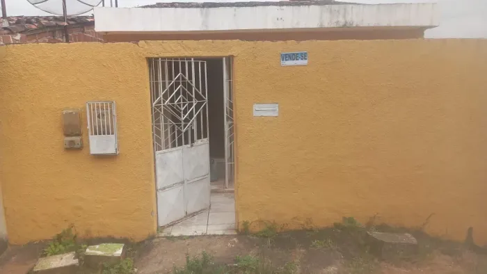 VENDE- SE CASA: TÉRREO E PRIMEIRO ANDAR