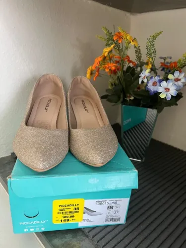 Sapato Scarpin Social Picadilly Champagne com Glítter Dourado N° 35