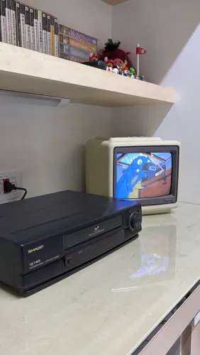 Videocassete Sharp Hi-Fi Stereo VHS HQ - Funcionando Perfeitamente