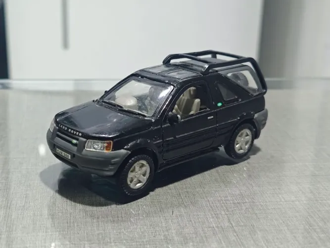 carrinho em miniatura - land Rover