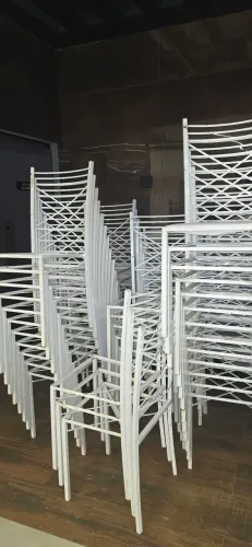 Cadeira de ferro salao de festas