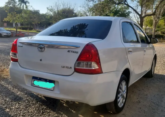 Toyota Etios XLS Sedan 1.5 Flex 16V 4P Mec. 2015