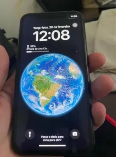 Vendo iPhone 11 único dono semi novo funcionando tudo perfeitamente!!