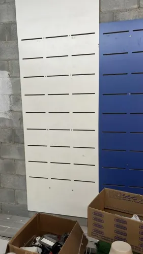 EXPOSITOR PRATELEIRA PARA SAPATOS DE MADEIRA EM BOM ESTADO