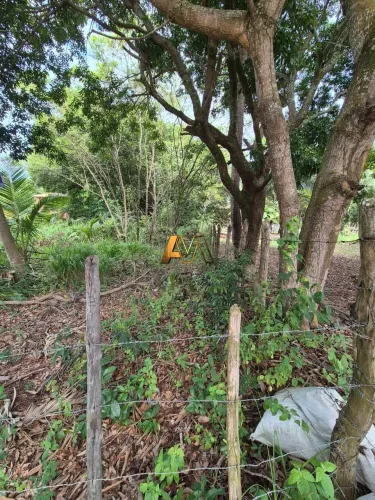 TERRENO 1.000 M² A 450M DA PRAIA