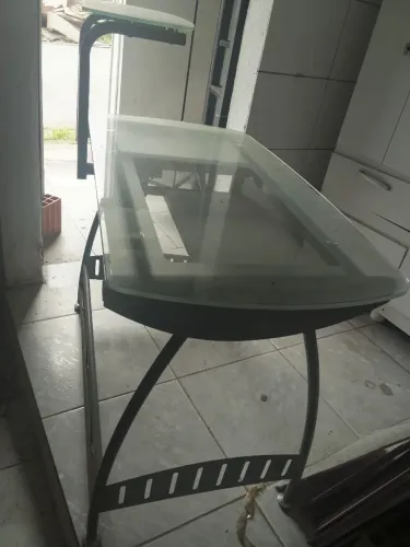 Vende-se mesa de escritório