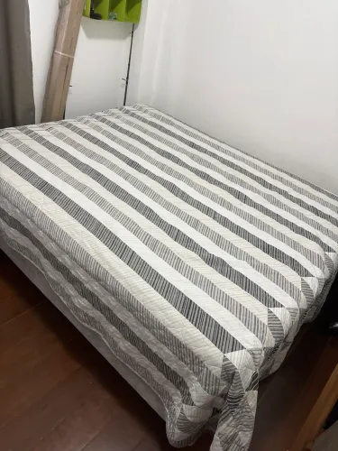 Cama Queen - Sealy (correct confort)