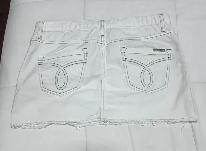Mini Saias Calvin Klein, tamanho 40
