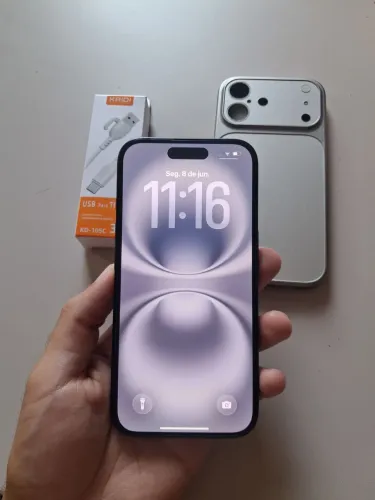 iPhone 16