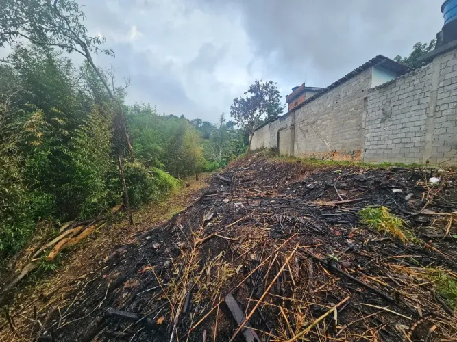 Terreno próximo ao asfalto em São Lourenço da Serra