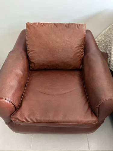  2 Poltronas de Couro