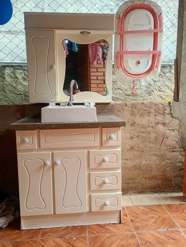 Vendo uma pemdiadeira com balcão de pia