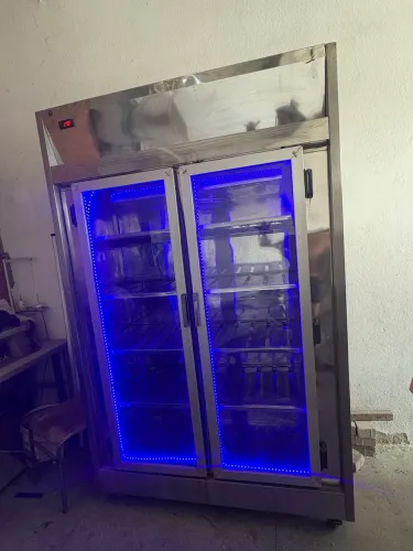 Geladeira auto serviço