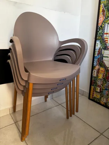 Vendo Conjunto de 4 cadeiras Tramontina Grace, cor Camurça
