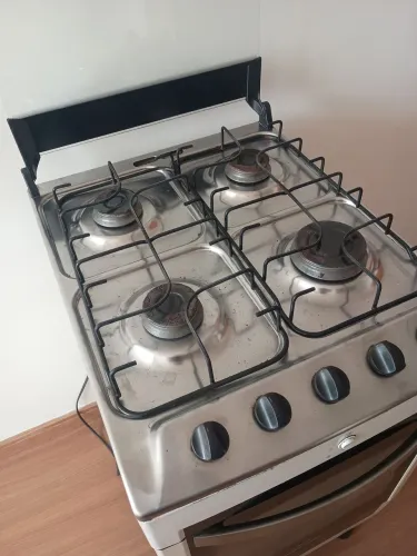 FOGÃO BRASTEMP AUTOMÁTICO, AS LATERAIS TEM QUE RETOCAR 299 COM ENTREGA