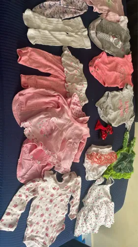 Lote de roupas de bebê Menina - 40 peças ?