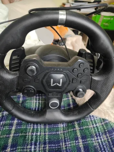 Volante gamer com vibração