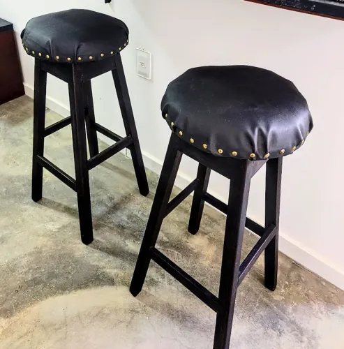 De $450 por $390 Banquetas estilizadas