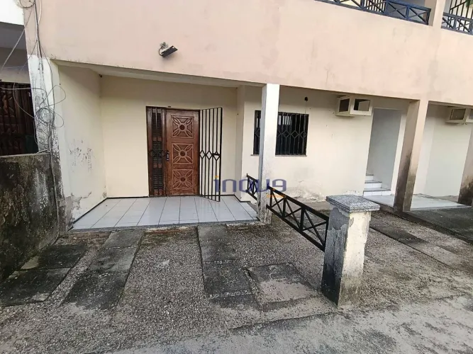 Casa com 3 dormitórios para alugar por R$ 1.692,65/mês - Maraponga - Fortaleza/CE