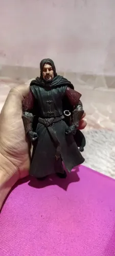 Boneco Boromir senhor dos anéis.<br>Em excelente estado.