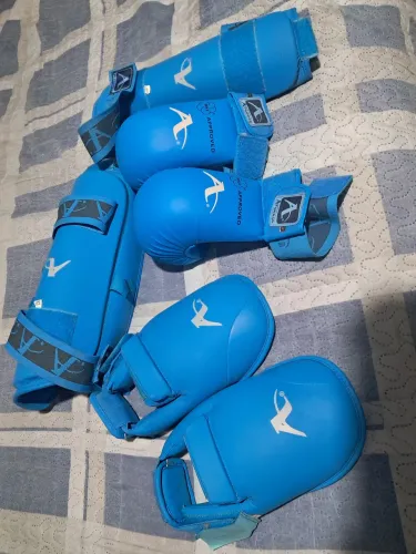 Kit protetor karatê arawaza original luva mais caneleira 