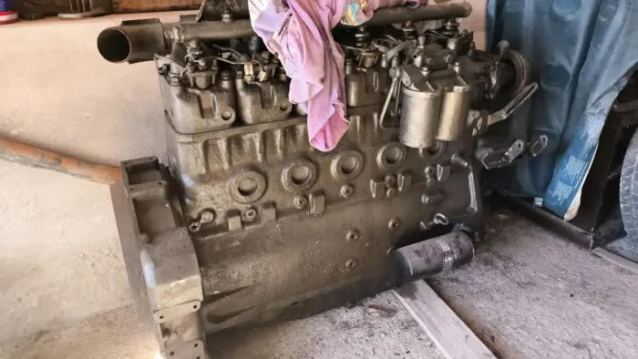 Vendo motor mwm 229 6 cilindros 