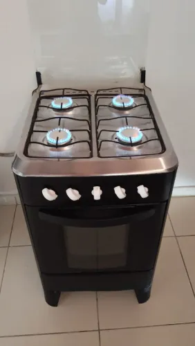 Fogão esmaltec funcionando às 4 bocas e o forno, faço entrega