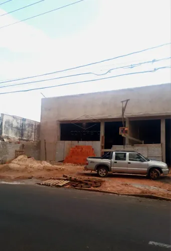 GALPÃO RECÉM CONSTRUIDO EM ÁREA COMERCIAL