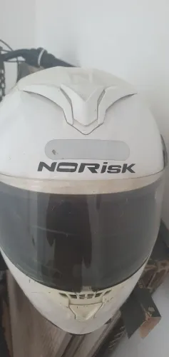 Vende-se um capacete
