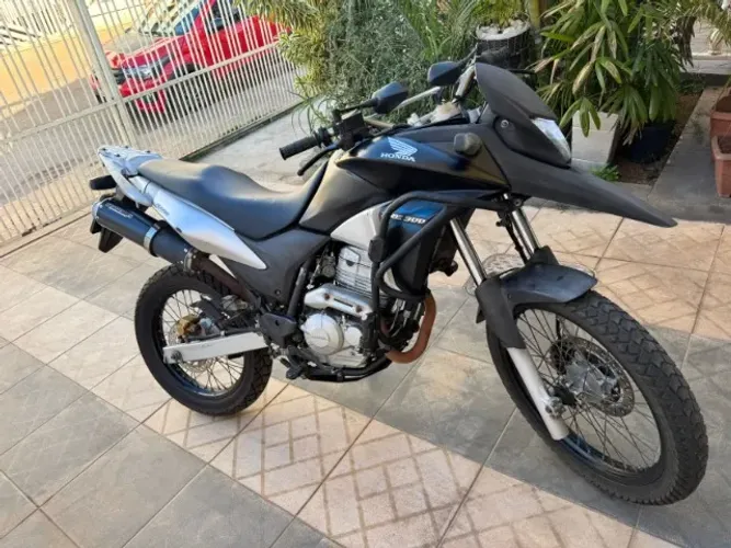 XRE 300 2015