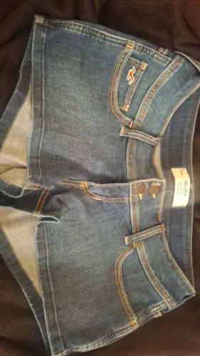 Vende-se mini short hollister