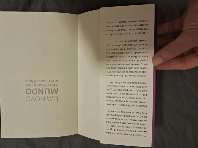 Livro Um novo mundo O despertar de uma nova consciência