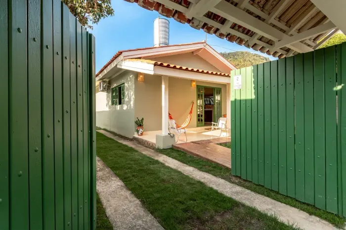 Casa para venda possui 200 metros quadrados com 4 quartos em Vila - Ilhabela - São Paulo