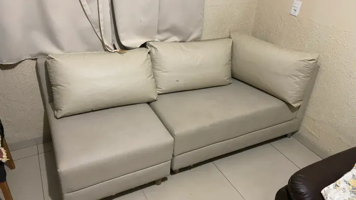 Sofá 3 lugares branco gelo