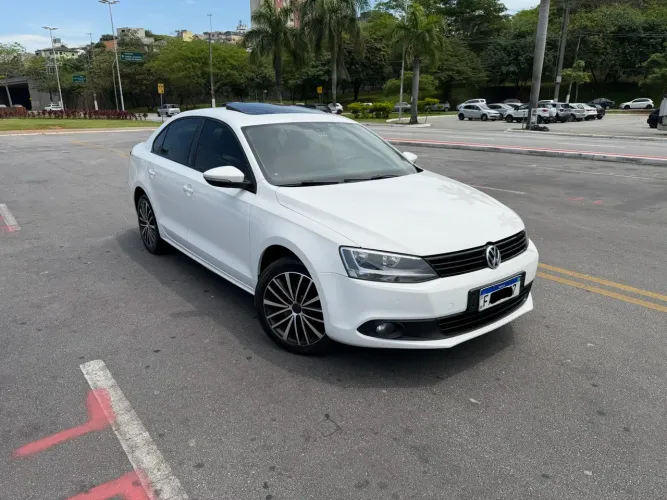 Volkswagen Jetta Highline 2.0 TSI 16V 4P Tiptronic 2013