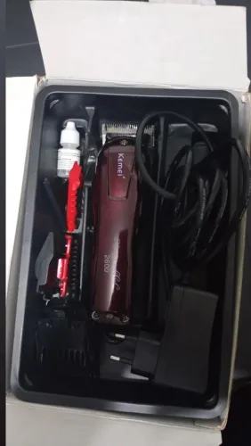 máquina de corte de cabelo Kemei 2600 nova. 