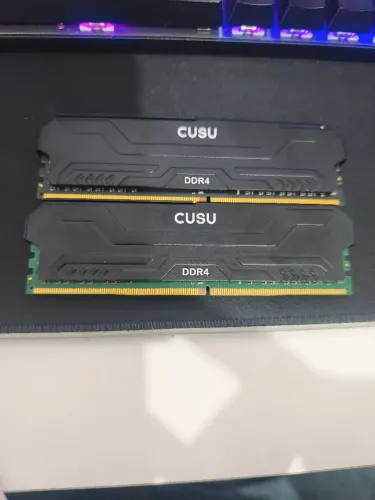 Vendo Kit de Memória RAM CUSO DDR4 16GB (2x8GB) 3200MHz