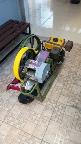 Máquina de moer cana a gasolina
