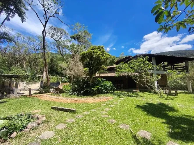 Casa ampla em sítio, entre a mata e o mar ? locação anual no Rio Vermelho