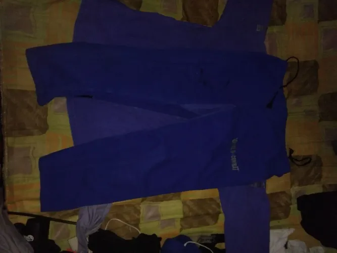 Vendo kimono A3 adulto ótimo tecido trançado em ótimas condições