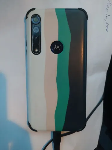 VENDO CELULAR MOTO G 8 PLUS PRA SAIR HOJE 300$