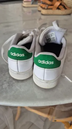 Tênis infantil Adidas tam 29