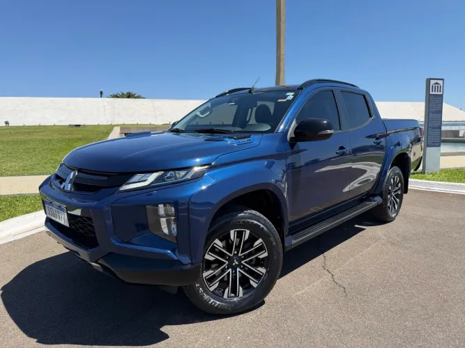 Mitsubishi L200 Tri. S.urban HPE-S 2.4 4X4 Die. AUT 2025